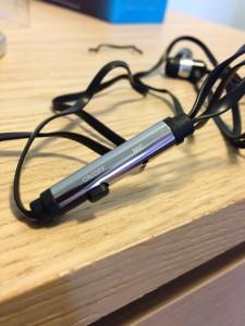 Regali di Natale: Cappello con Speaker [Hi-Head] – Auricolari Flat [Hi-Earphones]