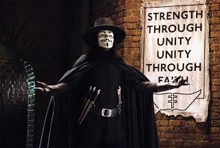 V per Vendetta (di J. McTeigue, 2005)