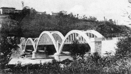 Un ponte sul fiume per l’acrobazia aerea