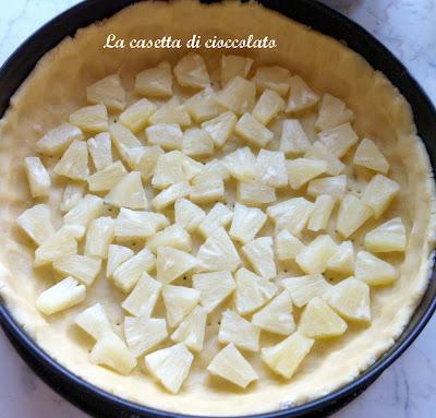 Crostata alla crema cotta e cuore di ananas