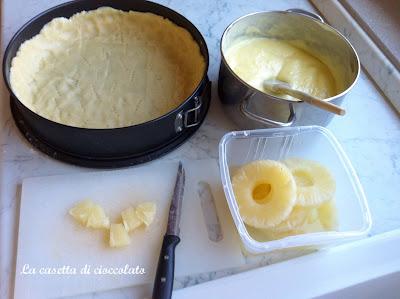 Crostata alla crema cotta e cuore di ananas