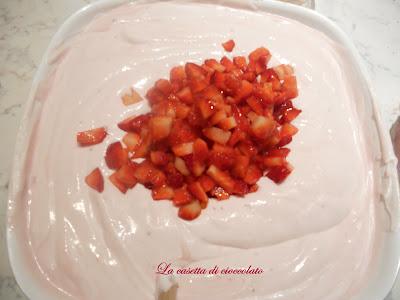 Bavarese meringata allo yogurt e fragole