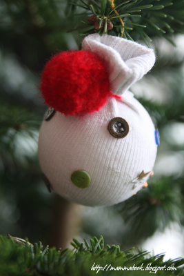 Decorazioni all'ultimo minuto: ecco le palline con lana e bottoni - Christmas Last Minute Decorations