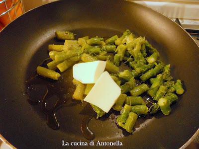 Frittata agli asparagi e curry