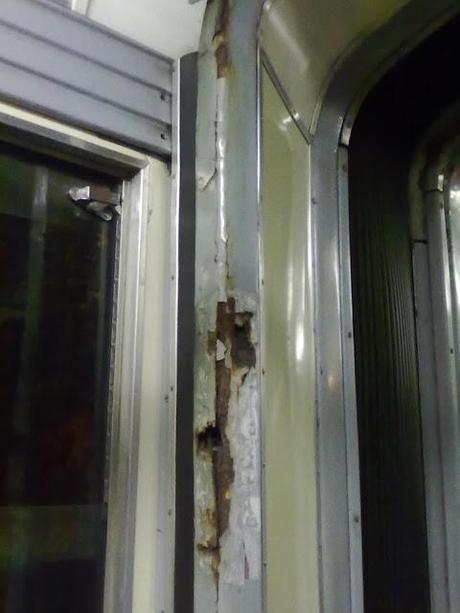 Tram in fase di avanzata decomposizione. Tuttavia in servizio. Ecco alcune foto del 5