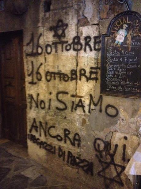 Non sappiamo come gli amici ebrei festeggiano il Natale. Sappiamo però che per salutare la morte di un importante componente della loro comunità, hanno deciso di fare così