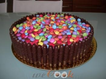 Torta al cioccolato con smarties - Logo