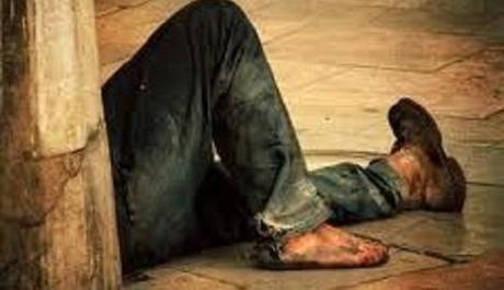 Illecito fotografare mendicanti e persone disagiate