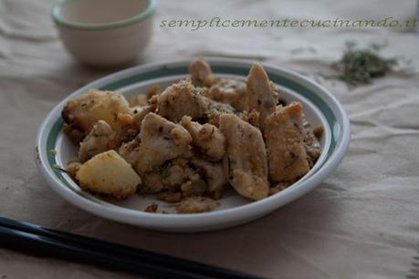 Pollo, patate e funghi nel wok