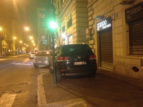 Ma voi siete contenti che Corso Vittorio Emanuele sia ridotto così ogni giorno? Non vi sentite anche voi umiliati?