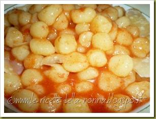 Chicche di patate con salsa di pomodoro e pecorino sardo a scaglie (5)