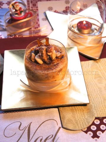 Finta Crème brûlée  di pandoro con frutta secca caramellata