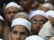 Germania, rifiuta convertirsi all’islam tagliano lingua