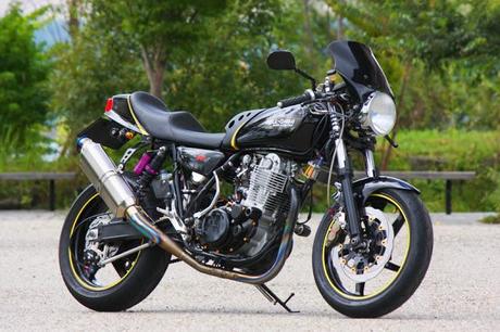 Yamaha SR 400 by Dell-Sara