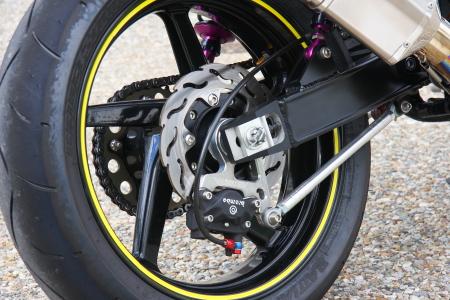 Yamaha SR 400 by Dell-Sara