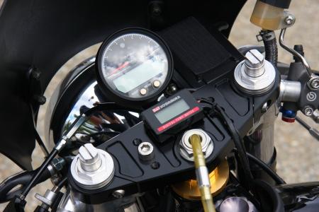 Yamaha SR 400 by Dell-Sara