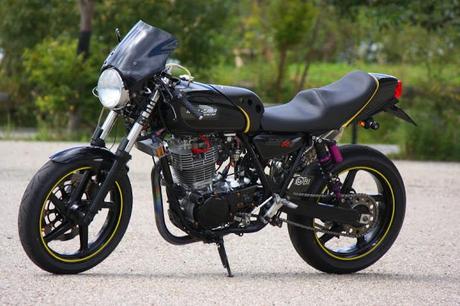 Yamaha SR 400 by Dell-Sara