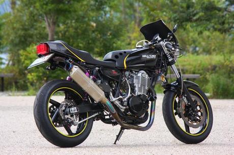 Yamaha SR 400 by Dell-Sara