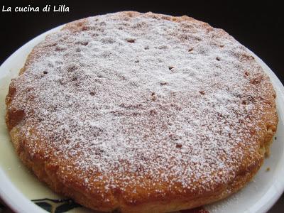 Torte: Torta soffice con siringate di cioccolato bianco