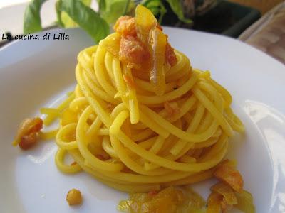 Primi: Spaghetti zafferano, pancetta e cipolla