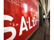 Saldi, Codacons: “Italiani senza soldi, acquisti calo 15%”