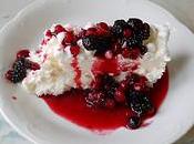 RICETTE: Torta meringata salsa frutti bosco