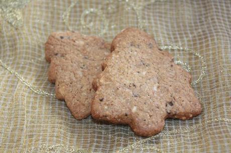 Biscotti di farina di farro e castagne con confetti