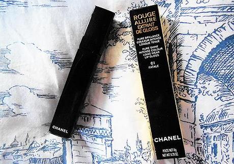 Chanel Extrait de Gloss in 61 Fatale.