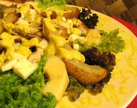 DUEZEROUNODUE, DUEZEROUNOTRE - INSALATA DI POLLO CON PERE ARROSTO, ASIAGO E VINAIGRETTE ALLA SENAPE