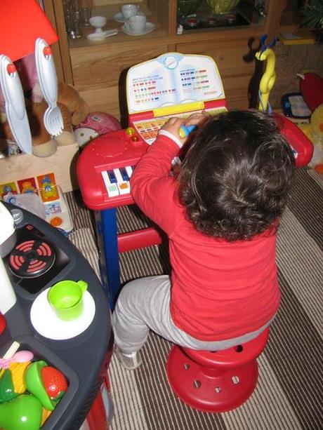 DUEZEROUNODUE, DUEZEROUNOTRE - INSALATA DI POLLO CON PERE ARROSTO, ASIAGO E VINAIGRETTE ALLA SENAPE