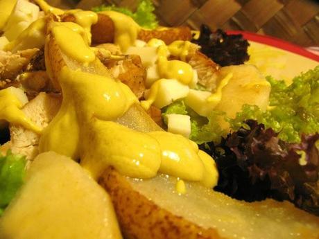 DUEZEROUNODUE, DUEZEROUNOTRE - INSALATA DI POLLO CON PERE ARROSTO, ASIAGO E VINAIGRETTE ALLA SENAPE