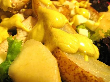 DUEZEROUNODUE, DUEZEROUNOTRE - INSALATA DI POLLO CON PERE ARROSTO, ASIAGO E VINAIGRETTE ALLA SENAPE