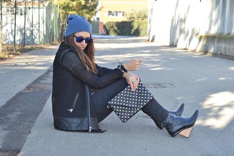 Blue sunglasses,blue beanies