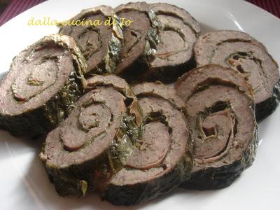 Rotolo di carne, erbette e mortadella