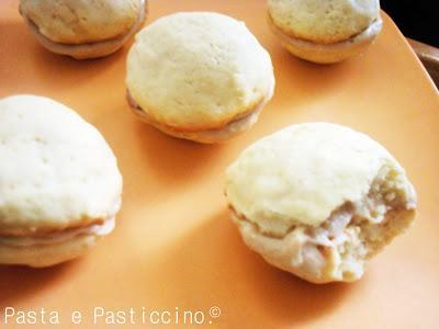 WHOOPIE PIE AL CAFFE' WHOOPIE PIE AL CAFFE'