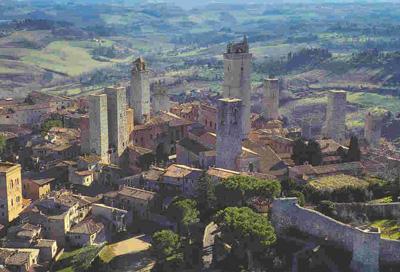 Paese di San gimignano aerea