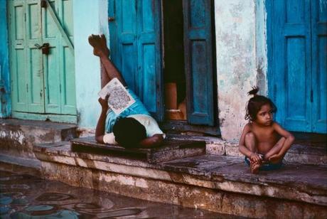 varanasi, children, steve mccurry