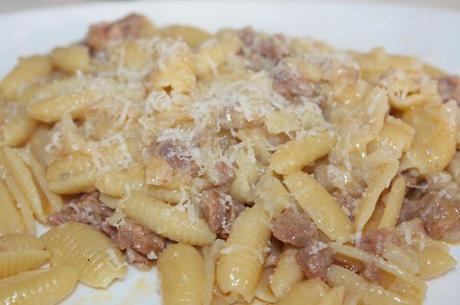 Gnocchetti sardi con salsiccia e topinambur