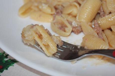 Gnocchetti sardi con salsiccia e topinambur