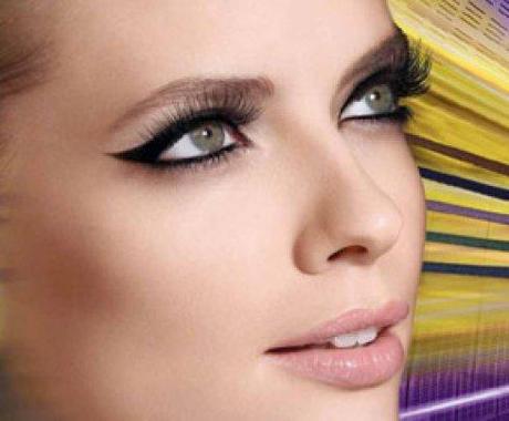 Eyeliner : Come creare una linea perfetta