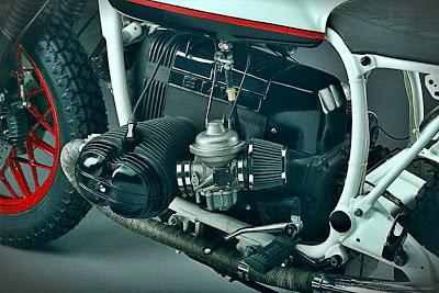 R100RS by La Corona... in red???