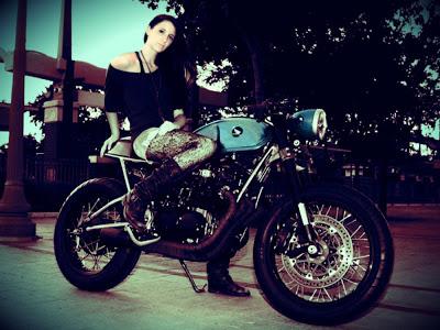Sofi and her CB550