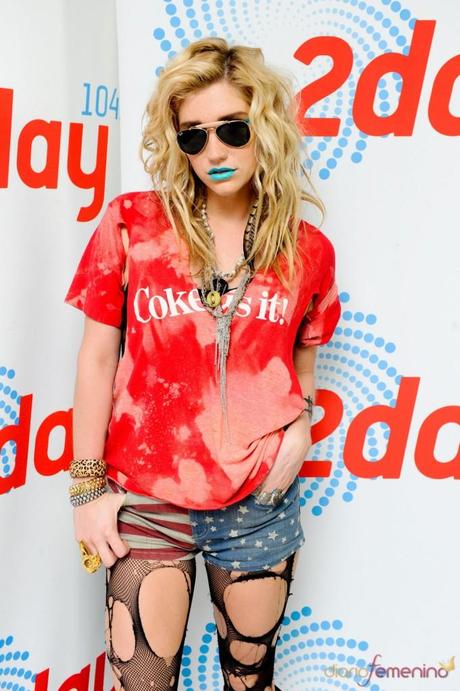 BAD GIRL LOOK: KESHA