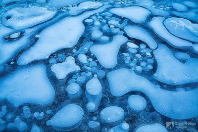 Abraham Lake e le spettacolari bolle di ghiaccio