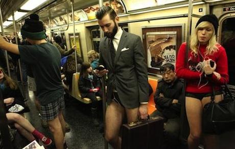 Lo Sponsor della metro in mutande.