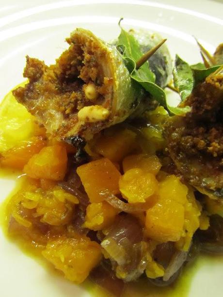 Sarde alla Beccafico su Zucca e Cipolle di Tropea Caramellate .