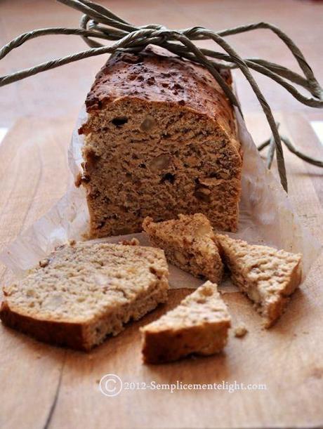 Pan dolce con mele,mandorle,uvetta e miele 