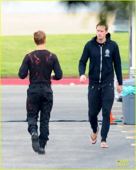 alexander-skarsgard-true-blood-set-with-ryan-kwanten-03.jpg