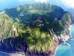 Giappone: l’isola di Aogashima, vivere all’interno di un vulcano attivo