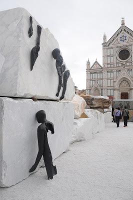 La croce di Piazza Santa Croce di Mimmo Paladino